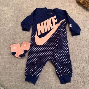 Nike Baby Navy and Peach One Piece 3M